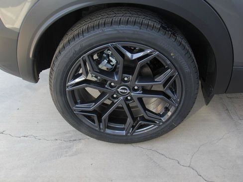 Used 2026 Nissan Kicks SR FWD image 31