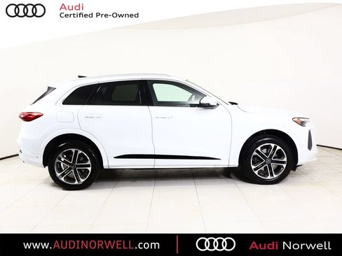 Certified 2025 Audi Q5 Premium w/ Convenience Package AWD/4WD image 19