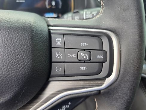 Used 2023 Jeep Wagoneer Series II RWD image 26