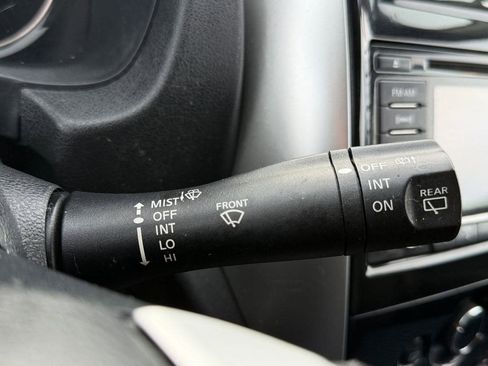 Used 2016 Nissan Versa Note SV image 26