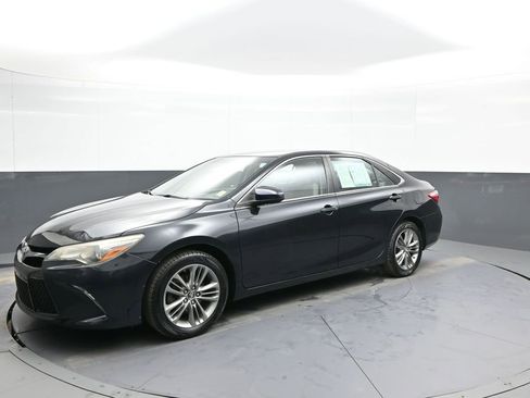 Used 2016 Toyota Camry SE image 10