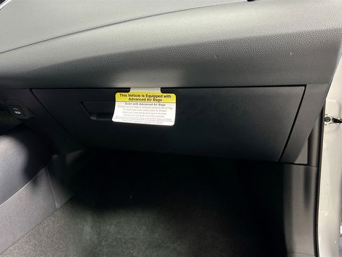 Used 2026 Toyota Corolla LE FWD image 33