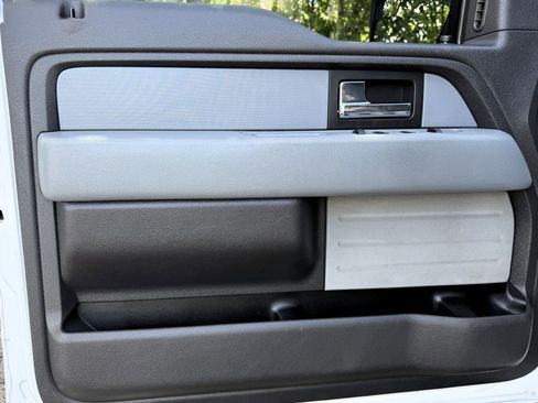 Used 2013 Ford F150 XLT w/ XLT Chrome Pkg RWD image 12