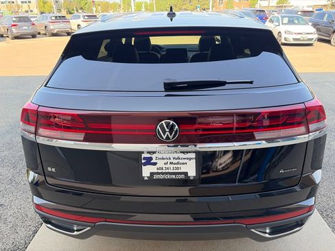 Certified 2026 Volkswagen Atlas Cross Sport SE AWD/4WD image 8