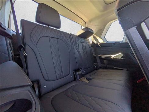 Used 2023 BMW X7 xDrive40i image 23