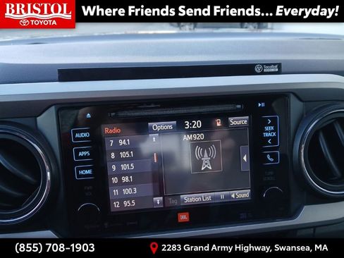 Used 2016 Toyota Tacoma Limited w/ Towing Package image 23