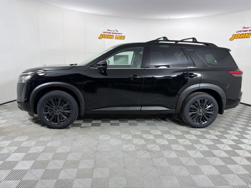 New 2026 Nissan Pathfinder SL w/ SL Premium Package FWD image 2