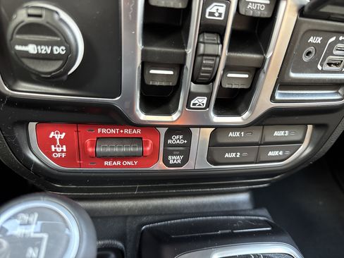 Used 2020 Jeep Gladiator Rubicon image 23