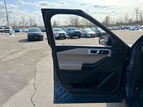 Used 2020 Ford Explorer XLT w/ Equipment Group 202A image 21