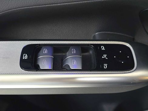 Used 2026 Mercedes-Benz GLC 300 4MATIC image 24