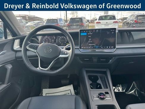 New 2026 Volkswagen Tiguan SE image 12