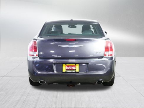 Used 2014 Chrysler 300 AWD w/ Driver Convenience Group image 6