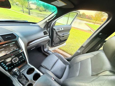 Used 2013 Ford Explorer Limited image 16