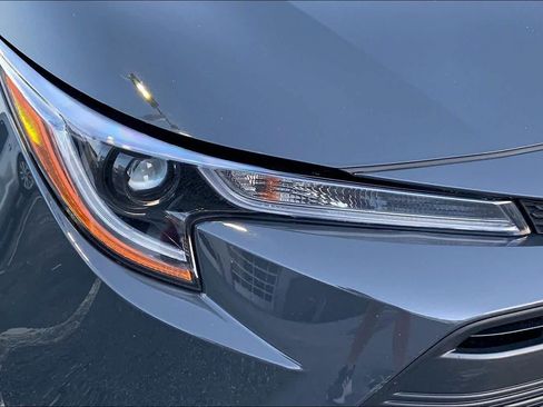 Used 2025 Toyota Corolla LE FWD image 24