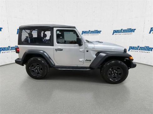 Used 2023 Jeep Wrangler Sport image 13