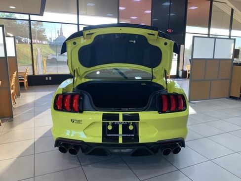 Used 2021 Ford Mustang Shelby GT500 w/ Technology Package RWD image 7