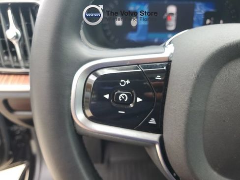 Used 2025 Volvo S60 B5 Plus FWD image 15