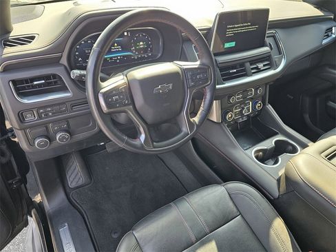 Used 2022 Chevrolet Suburban RST w/ Luxury Package image 15