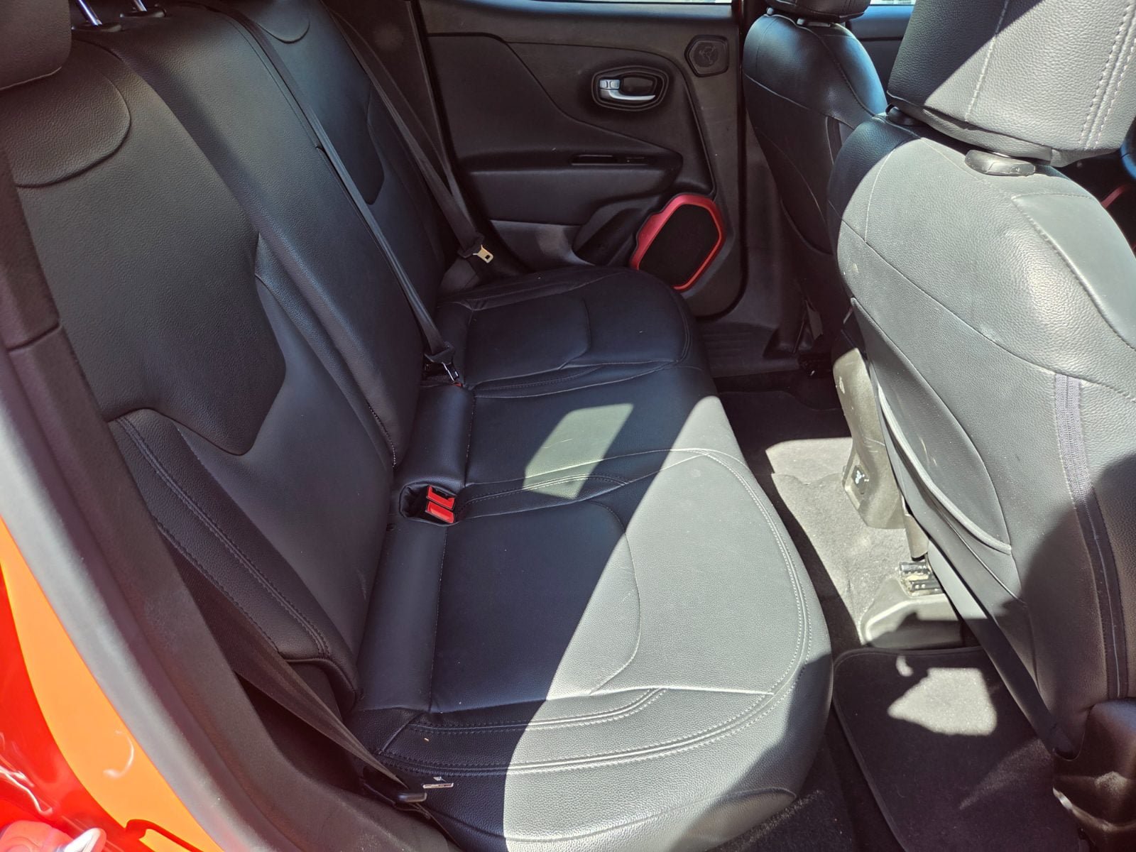 Used 2015 Jeep Renegade Trailhawk AWD/4WD image 13