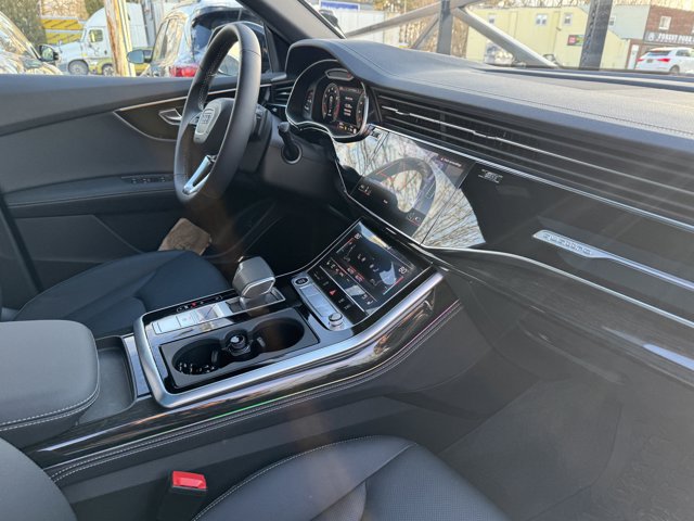 Used 2026 Audi Q8 Premium Plus AWD/4WD image 28