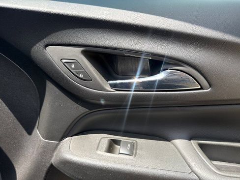 Used 2024 Chevrolet Equinox LT FWD image 42