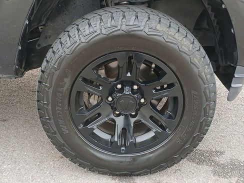 Used 2021 Toyota Tacoma SR w/ SR Convenience Package image 33