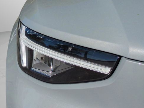 New 2025 Volvo XC40 B5 Core w/ Protection Package Premier image 26