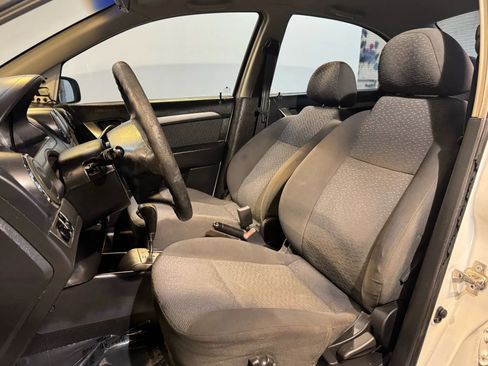 Used 2007 Chevrolet Aveo LT image 10