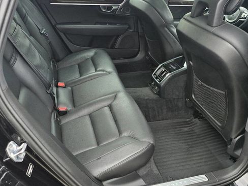 Used 2018 Volvo S90 T5 Momentum w/ Convenience Package image 12