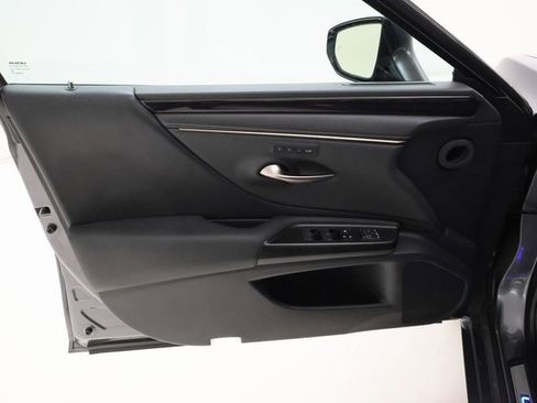 Used 2021 Lexus ES 300h w/ Premium Package image 8