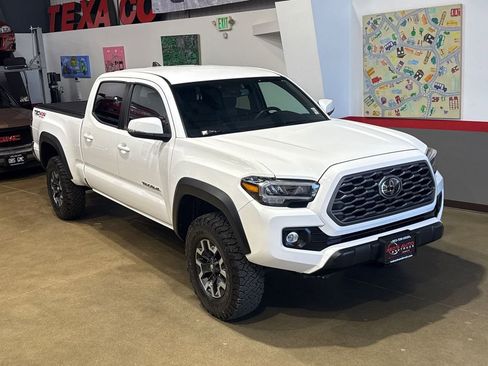 Used 2023 Toyota Tacoma TRD Off-Road AWD/4WD image 5