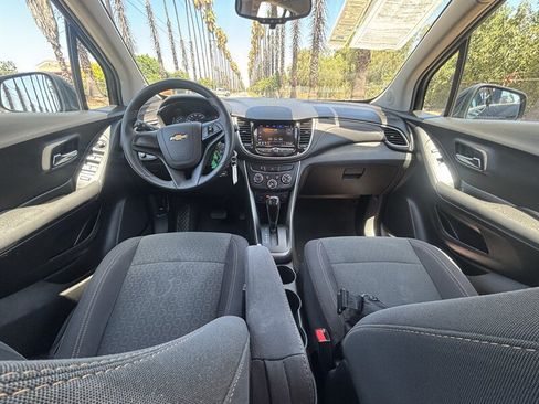 Used 2020 Chevrolet Trax LS FWD image 15