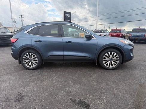 Used 2020 Ford Escape Titanium w/ Titanium Premium Package 2.0 AWD/4WD image 10