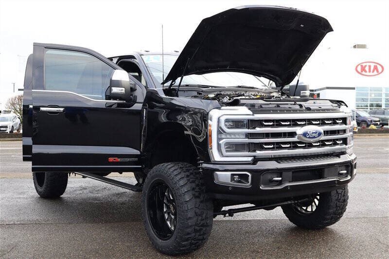 Used 2024 Ford F350 Platinum w/ Tremor Off-Road Package AWD/4WD image 37