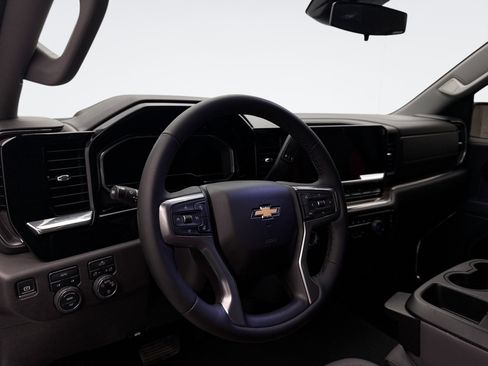 Used 2024 Chevrolet Silverado 1500 LT image 10
