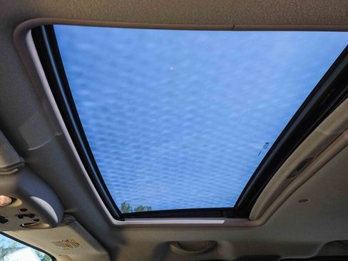 Used 2004 HUMMER H2 w/ Chrome Appearance Package image 65