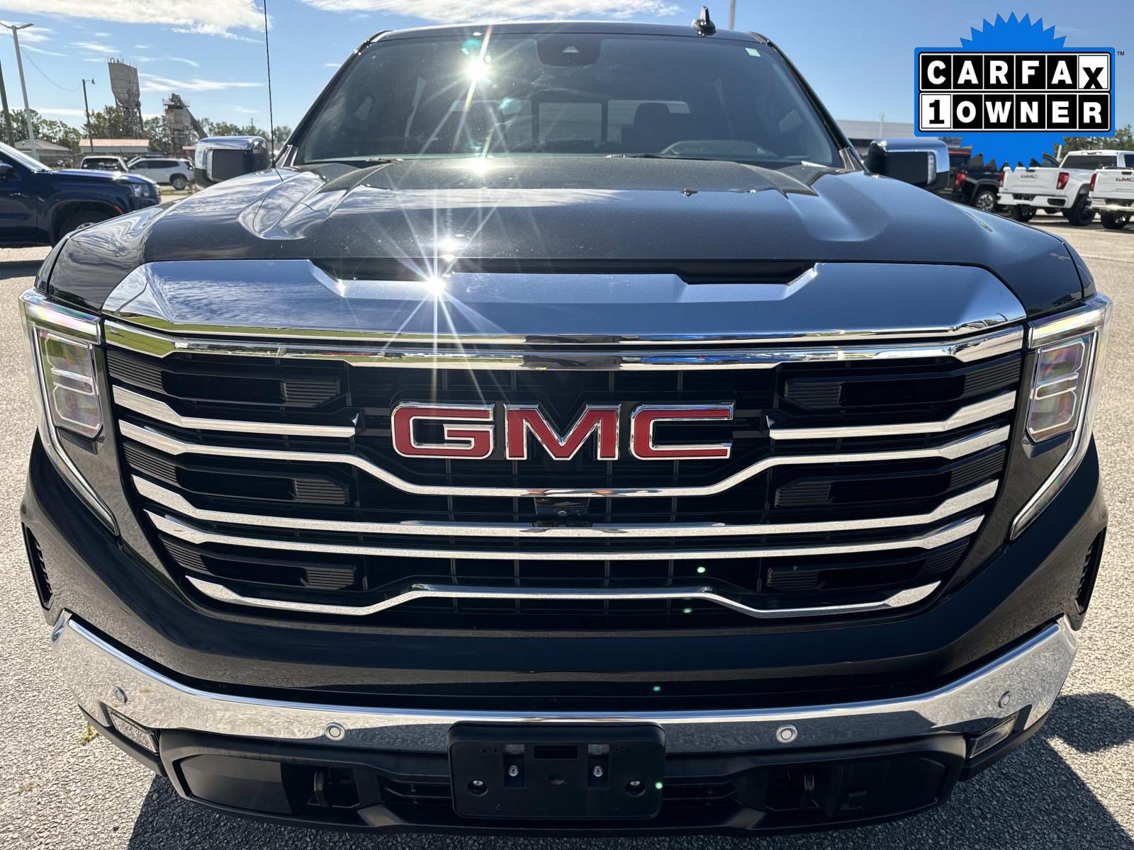 Used 2024 GMC Sierra 1500 SLT w/ SLT Premium Plus Package AWD/4WD image 9