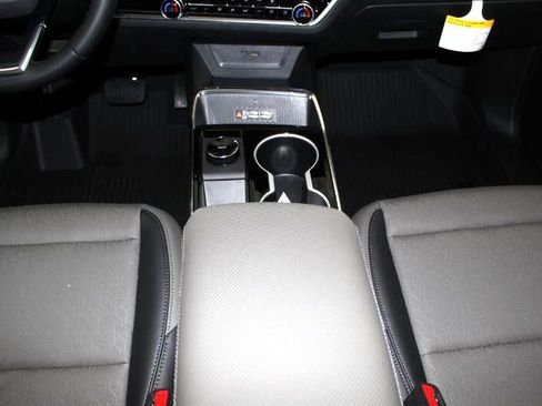 New 2026 Chevrolet Equinox LT w/ Convenience Package II image 16