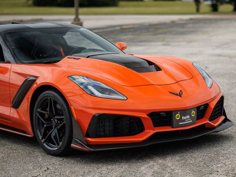 Used 2019 Chevrolet Corvette ZR1 RWD image 25