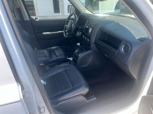 Used 2016 Jeep Patriot High Altitude FWD image 10