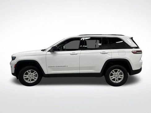 Used 2024 Jeep Grand Cherokee Laredo image 10