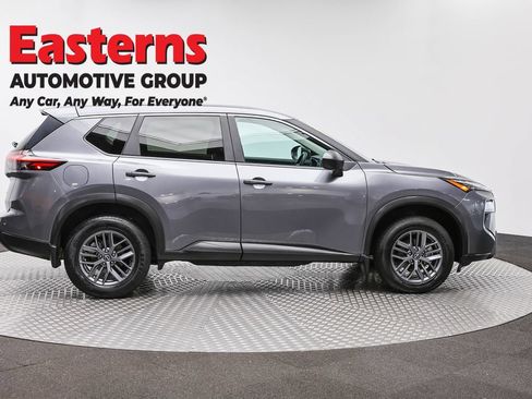 Used 2024 Nissan Rogue S AWD/4WD image 4