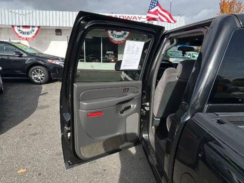 Used 2005 GMC Sierra 1500 SLE w/ Light Duty Power Package image 13