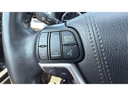 Certified 2019 Toyota Highlander Limited Platinum AWD/4WD image 30