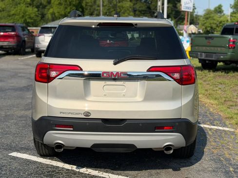 Used 2017 GMC Acadia SLT FWD image 4