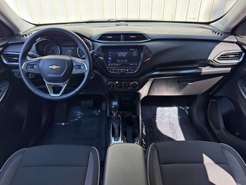 Used 2021 Chevrolet TrailBlazer LT FWD image 11