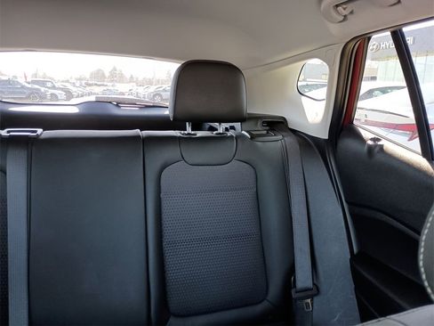 Used 2025 Chevrolet Trax LT w/ LT Convenience Package image 14