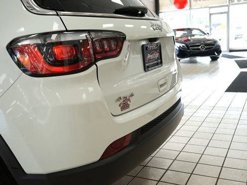 Used 2022 Jeep Compass Limited AWD/4WD image 13