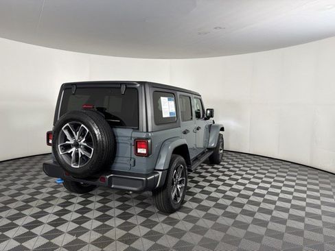 Used 2024 Jeep Wrangler Unlimited w/ Convenience Group AWD/4WD image 8