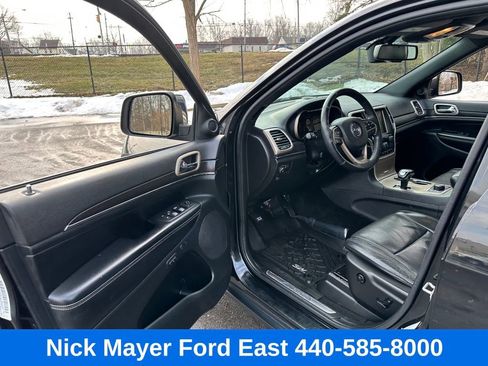 Used 2015 Jeep Grand Cherokee Limited w/ Luxury Group II image 23